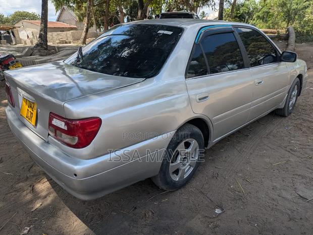Toyota Carina 2001 Silver