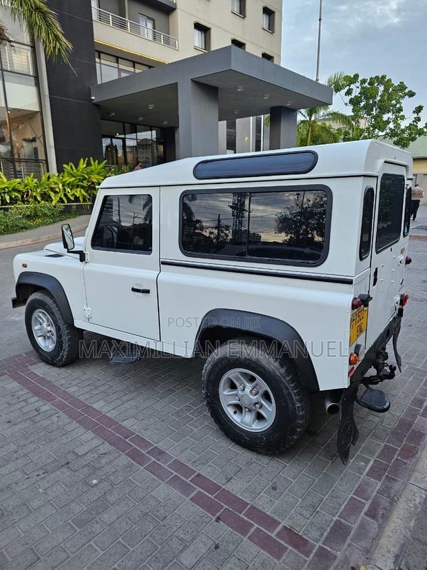 Land Rover Defender 2015 White