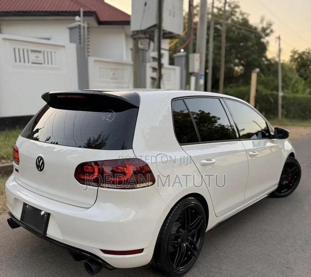 Volkswagen Golf 2011 White