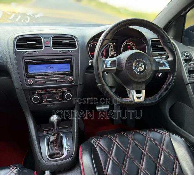Volkswagen Golf 2011 White