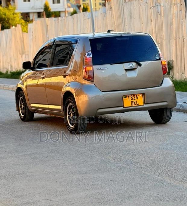 Toyota Passo 2005 Gray