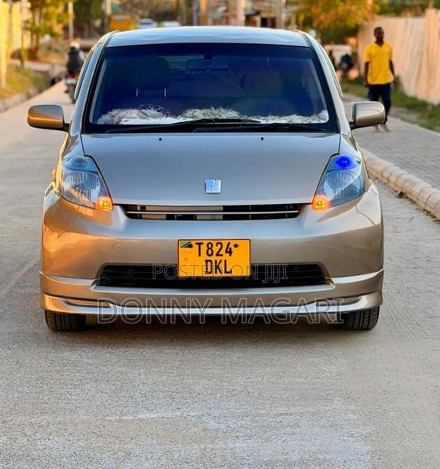 Toyota Passo 2005 Gray