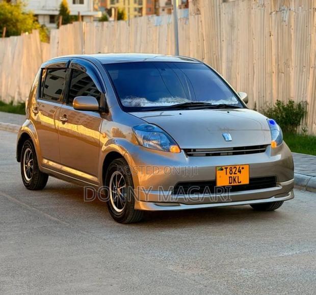 Toyota Passo 2005 Gray