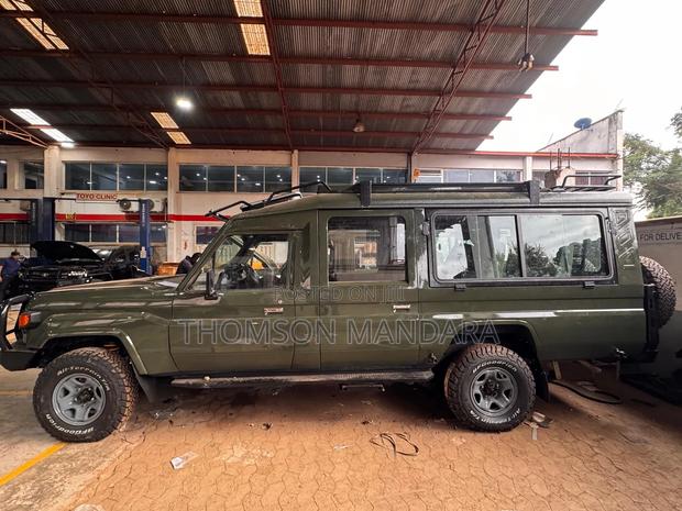 Toyota Land Cruiser 2011 Green