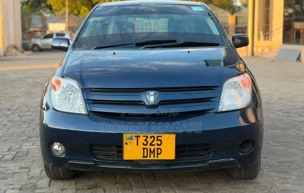Toyota IST 2006 Blue