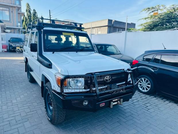 Toyota Land Cruiser 2020 White