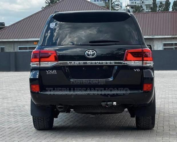 Toyota Land Cruiser 2021 Black