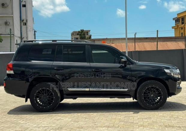 Toyota Land Cruiser 2021 Black
