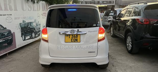 Toyota Ractis 2005 White