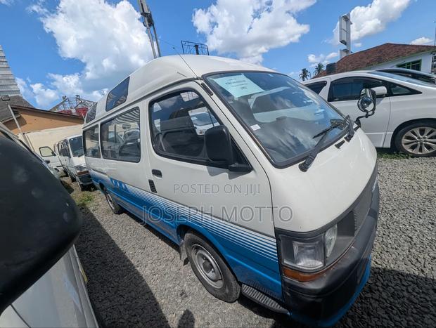 Toyota Grand HiAce 2002 White