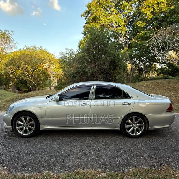 Toyota Crown 2004 Silver