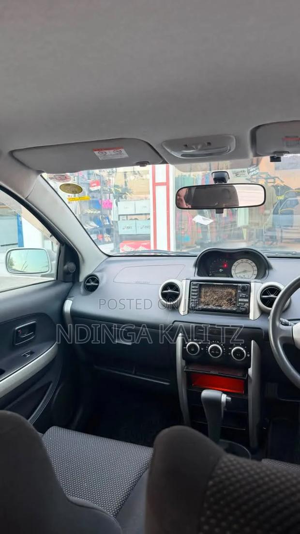 Toyota IST 2004 Silver
