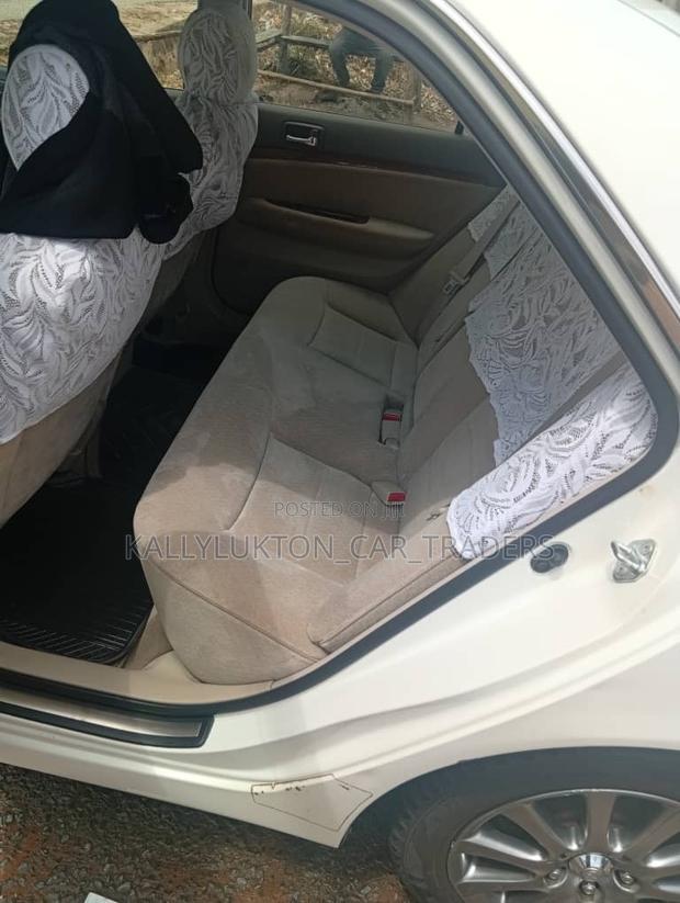 Toyota Mark II 2004 White