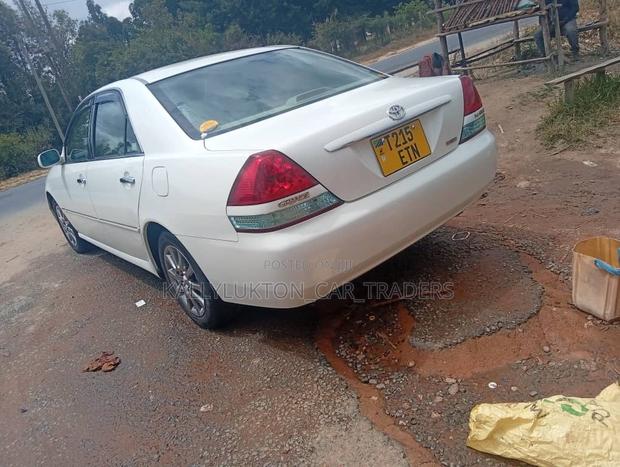 Toyota Mark II 2004 White