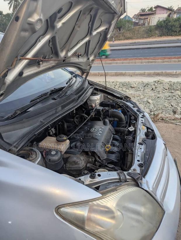 Toyota IST 2005 Silver