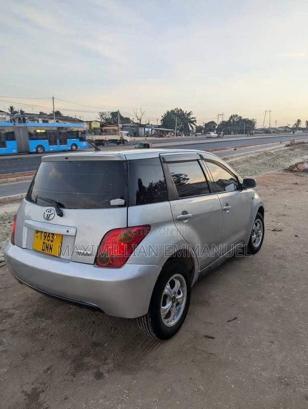 Toyota IST 2005 Silver