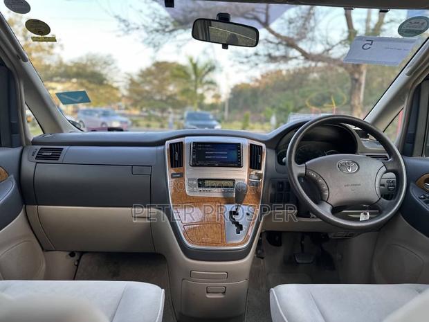 Toyota Alphard 2.4 Petrol AWD 2007 Silver