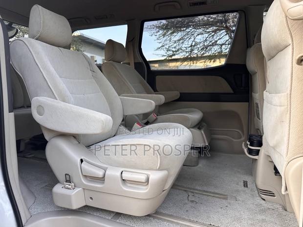 Toyota Alphard 2.4 Petrol AWD 2007 Silver