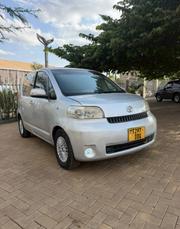 Toyota Porte 2004 Silver for sale