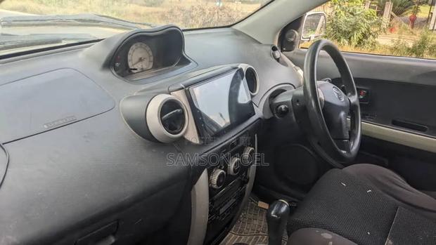 Toyota IST 2005 Silver