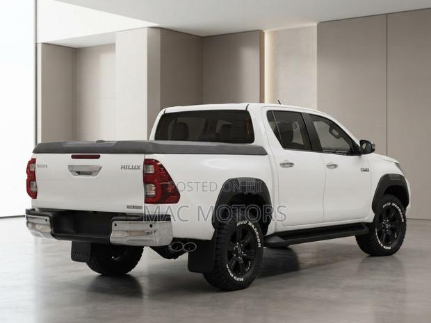 Toyota Hilux Revo Double Cab Deisel 2.4 AWD 2022 Pearl