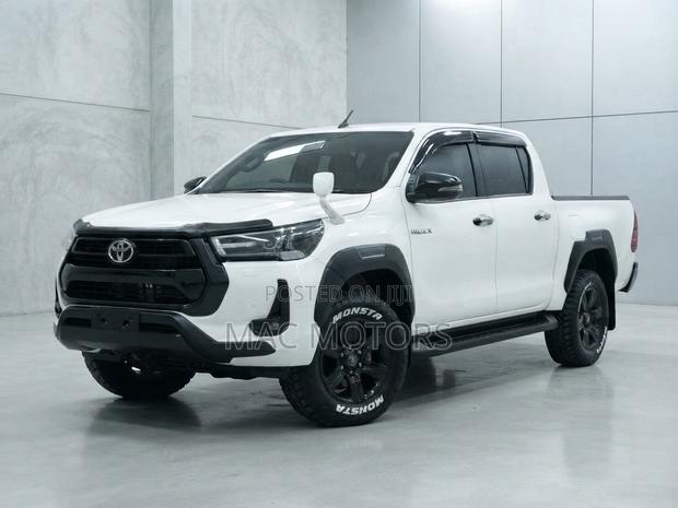 Toyota Hilux Revo Double Cab Deisel 2.4 AWD 2022 Pearl