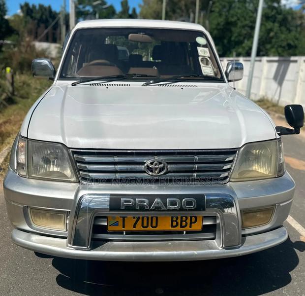 Toyota Land Cruiser Prado 1999 White
