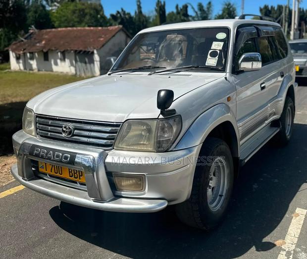 Toyota Land Cruiser Prado 1999 White
