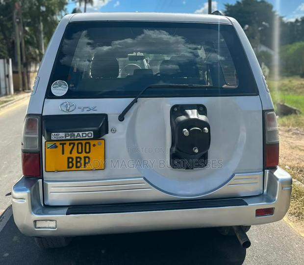Toyota Land Cruiser Prado 1999 White