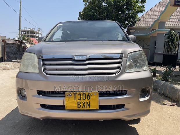 Toyota Lite-Ace 2004 Gray