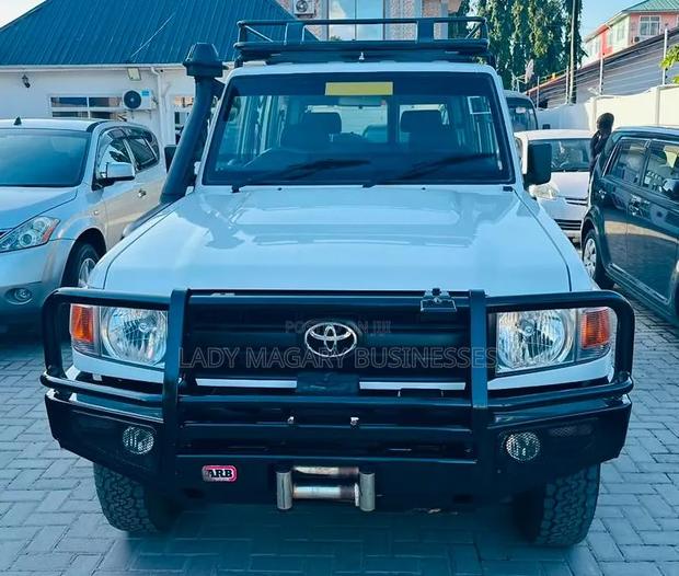 Toyota Land Cruiser 2020 White