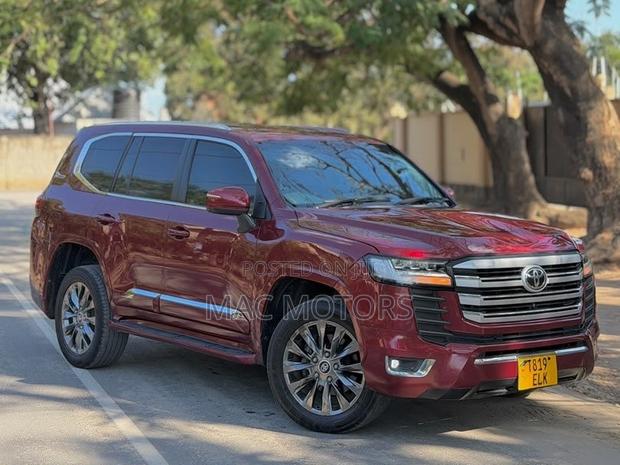 Toyota Land Cruiser 2023 Maroon