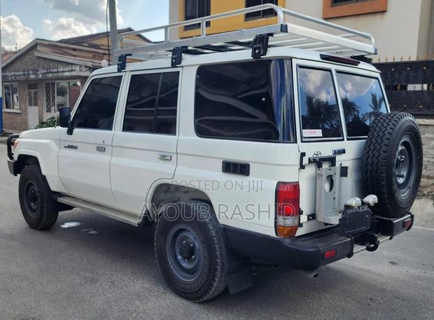 Toyota Land Cruiser 2018 White