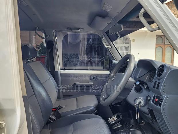 Toyota Land Cruiser 2018 White