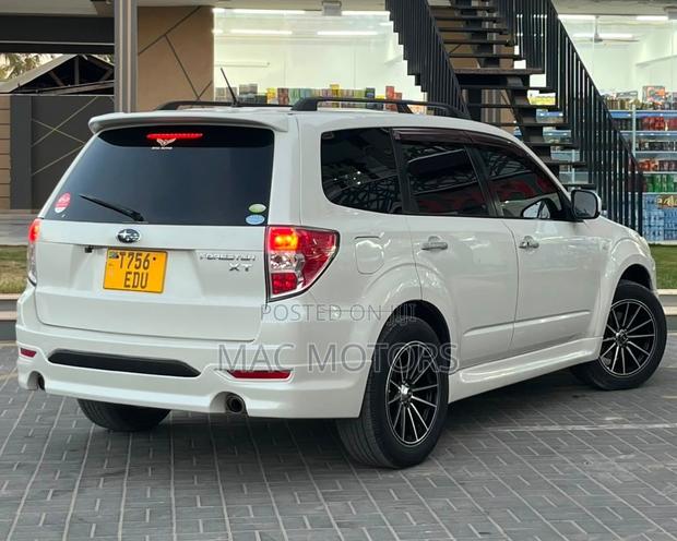 Subaru Forester 2.0D X 2010 White
