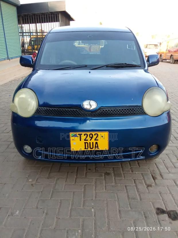 Toyota Sienta 2006 Blue