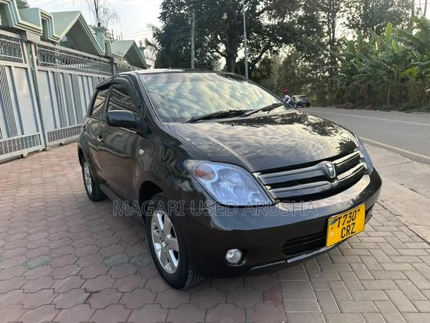 Toyota IST 2004 Black
