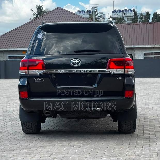 Toyota Land Cruiser 2021 Black