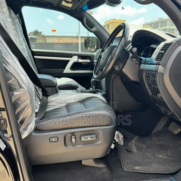 Toyota Land Cruiser 2021 Black