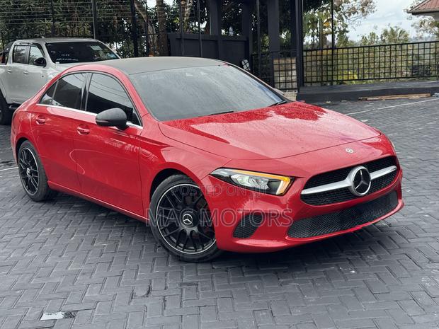 Mercedes-Benz C180 2020 Red
