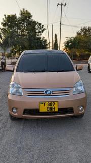 Toyota Raum 2006 Gold for sale