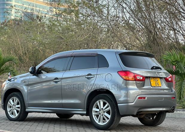 Mitsubishi RVR 2.0 2011 Gray