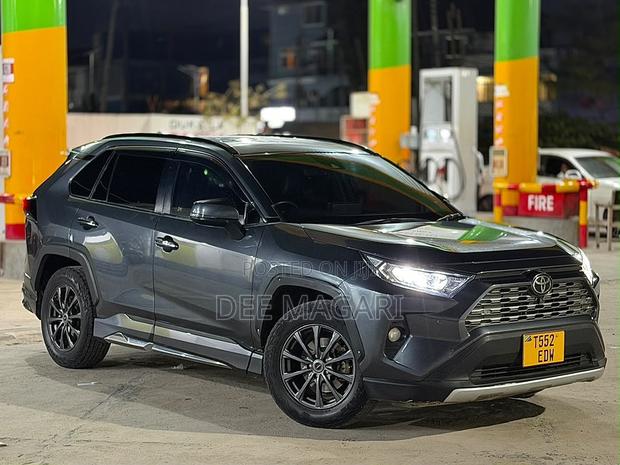 Toyota RAV4 2021 Gray