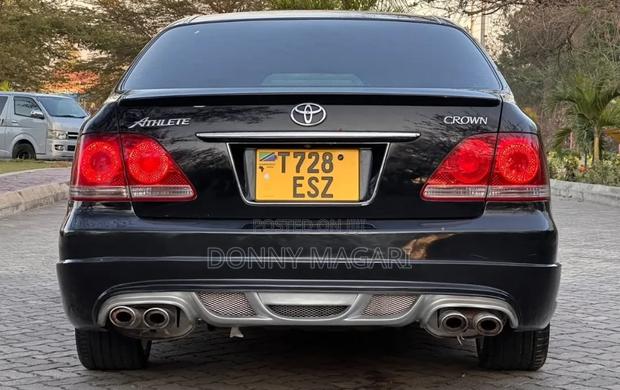 Toyota Crown 2006 Black