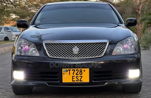 Toyota Crown 2006 Black