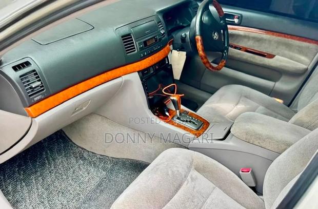 Toyota Mark II 2004 Silver
