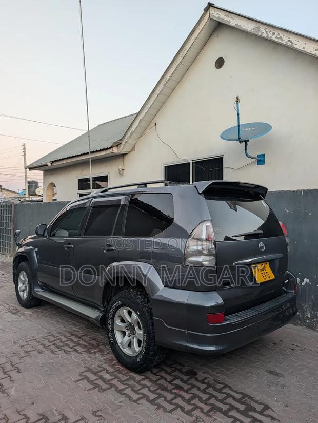 Toyota Land Cruiser Prado 2006 Gray