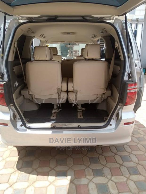 Toyota Alphard 2005 Silver
