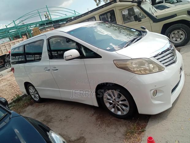 Toyota Alphard 2009 White
