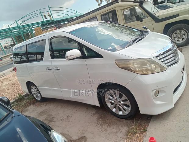 Toyota Alphard 2009 White